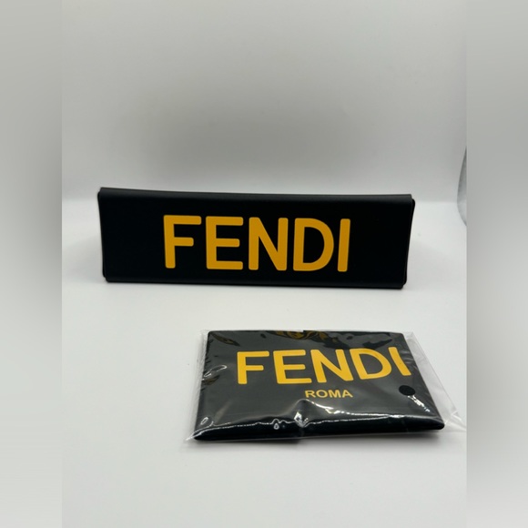 COPY - FENDI/CASE/NEW - Picture 1 of 4
